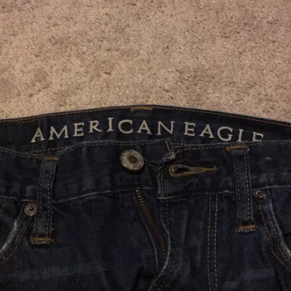 American Eagle ripped knee jeans